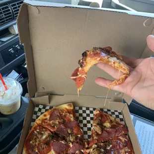 Pretty thin crust, good sag to it