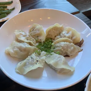 Cabbage & Pork Pan-Seared Dumpings(8)-D5 (8)