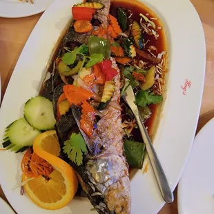 Whole fried fish