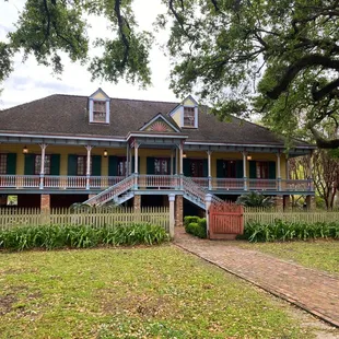 Laura plantation