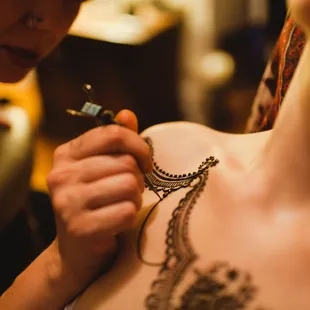 100% Natural henna is hand-drawn every time.