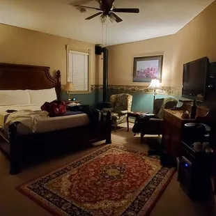 Fox's Den room. Nice, but arriving at night we had a hard time finding it in the dark. Not a lot of lighting, and not marked well