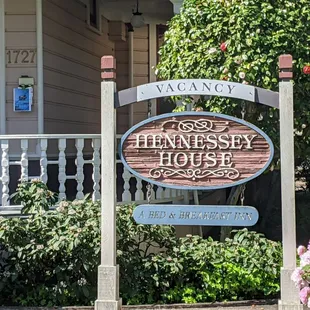 Front of the Hennessy House.