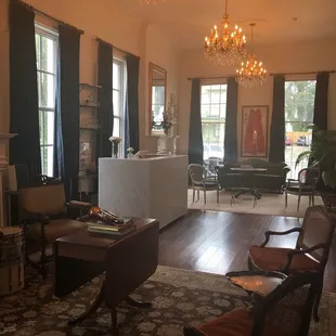 Full lobby view!