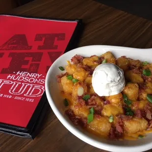 Henry Hudsons Pub Loaded Tots