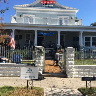 Beautiful home bordering the park - Porchfest supporters &amp; venue!