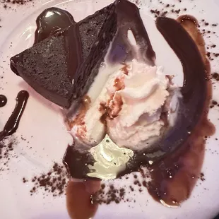 Flourless chocolate cake