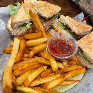 Club sandwhich with fries