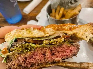Burger Tavern 77