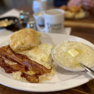 a plate of breakfast food