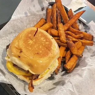 Bacon cheeseburger with sweet potato fries