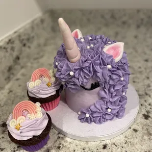 Chocolate cake with cupcakes