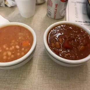 Cheeseburger with onion and chesse..