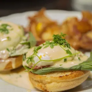 Prosciutto Benedict, English Muffin, Poached Eggs, Braised Kale, Smoked Tomato Hollandaise