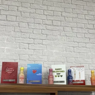 Carries MAJOR drinks! Yay!