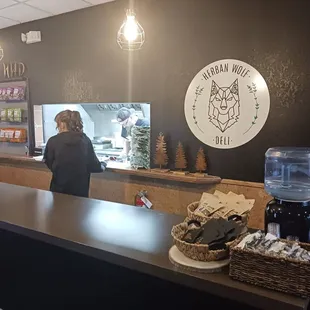 Chips on wall, cooking in kitchen window, free water