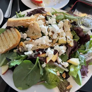 Heavenly green salad no olives.
