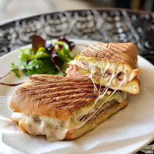 Andrea&apos;s Cuban