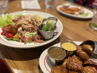 Twin Cities 400 Tavern