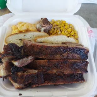 Rib plate with corn &amp; Mac &amp; Cheese