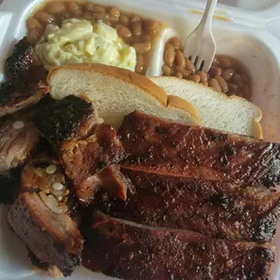 Rib Plate with baked beans and potato salad