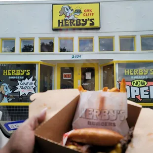 Herby Jr. w/ bacon &amp; seasoned fries