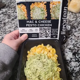Mac &amp; Cheese Pesto Chicken