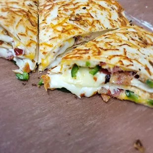 Jalapeño popper quesadilla