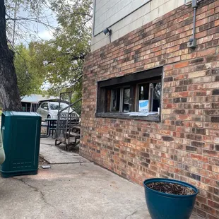 Outdoor ordering and dining