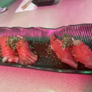 Garlic Salmon Sushi*