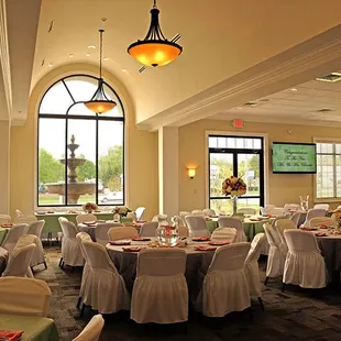 Amenities include: Wi-Fi, Multiple HD Viewing Screens, Table and Chair Setup and Catering Kitchen