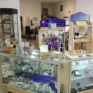 Pendulums, crystals, gemstones...