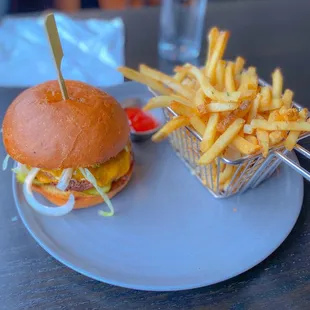 Heritage Impossible Cheese Burger w/ Garlic Fries 8/2021 Dine in