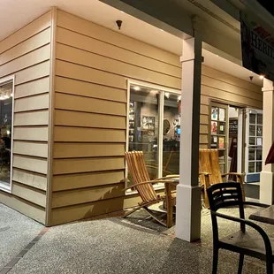 A lovely porch to dine