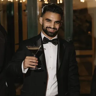 Araz E.