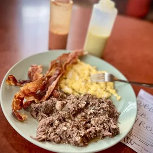 Barbacoa, bacon &amp; eggs (à la carte)