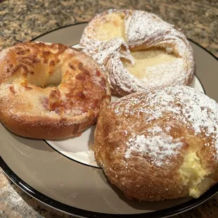 Bocadillo w/Guava &amp; Cheese (3.5/5 stars), Cheese Danish (3/5 stars), Custard Puff (3/5 stars)