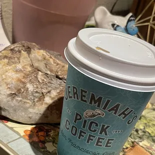 Un rico café de 8 onzas gratis y esa es la prueba que dan vale la pena comprar esta delicia de variedad de café  riquísimo.