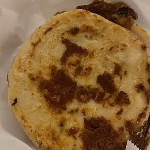 Unas ricas popusas Salvadoreñas ,la de chicharrón con queso y frijol riquísima y con un cafecito
