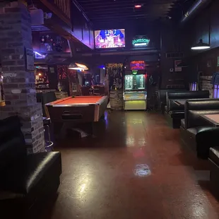 Inside Hernandos...very cool!