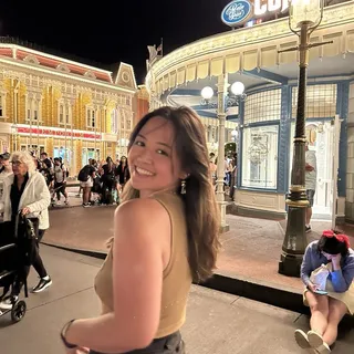 Victoria C.