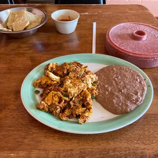 Chorizo con huevos with jalapeños