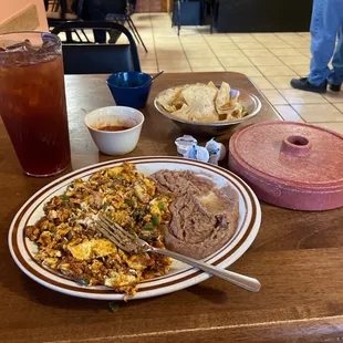 My favorite, Chorizo con Huevos. This is the one I judge all other restaurants by!!