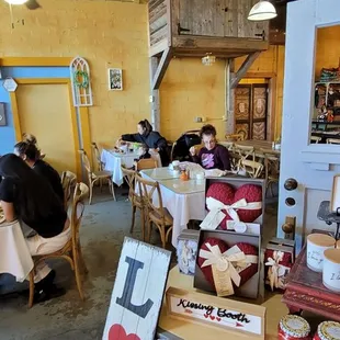interior, ramen and noodles