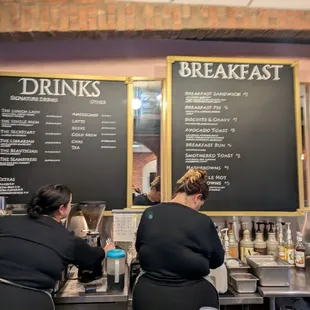 Great menu options for breakfast &amp; lunch, the new space has great vibes