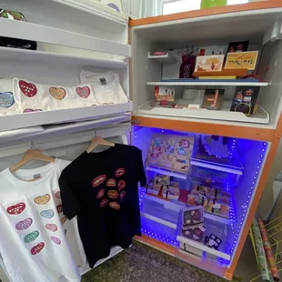 Cool refrigerator display case