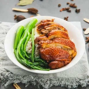 Soy Sauce Chicken (Quarter Leg) Over Rice