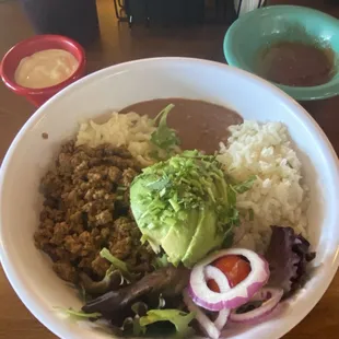 Supreme burrito bowl w/ground beef