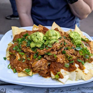 COCHINITA NACHOS