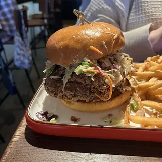 CRISPY CAMPFIRE CHICKEN SANDWICH